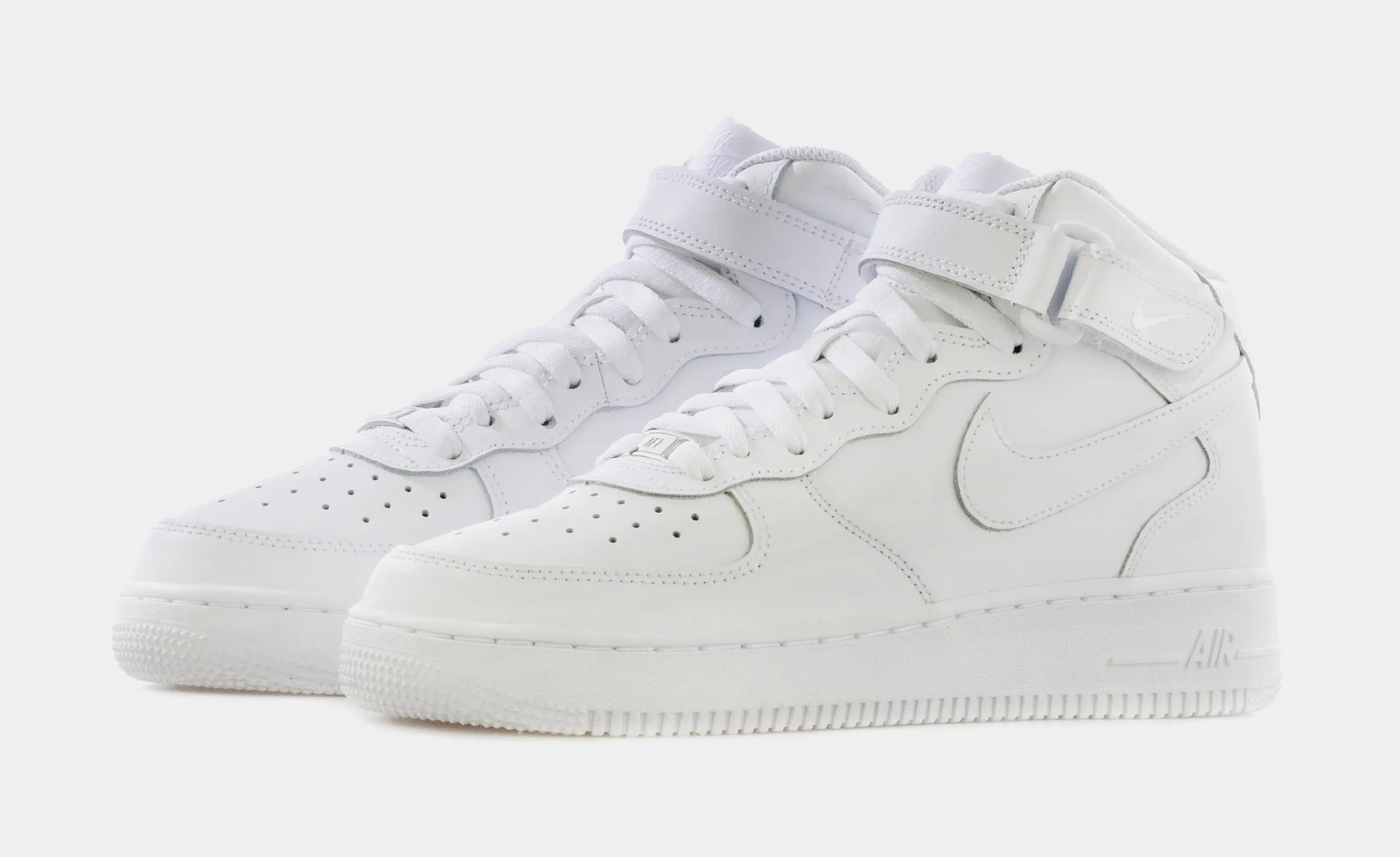 Air Force 1 Mid 07 LE Grade School Lifestyle Shoes (White)