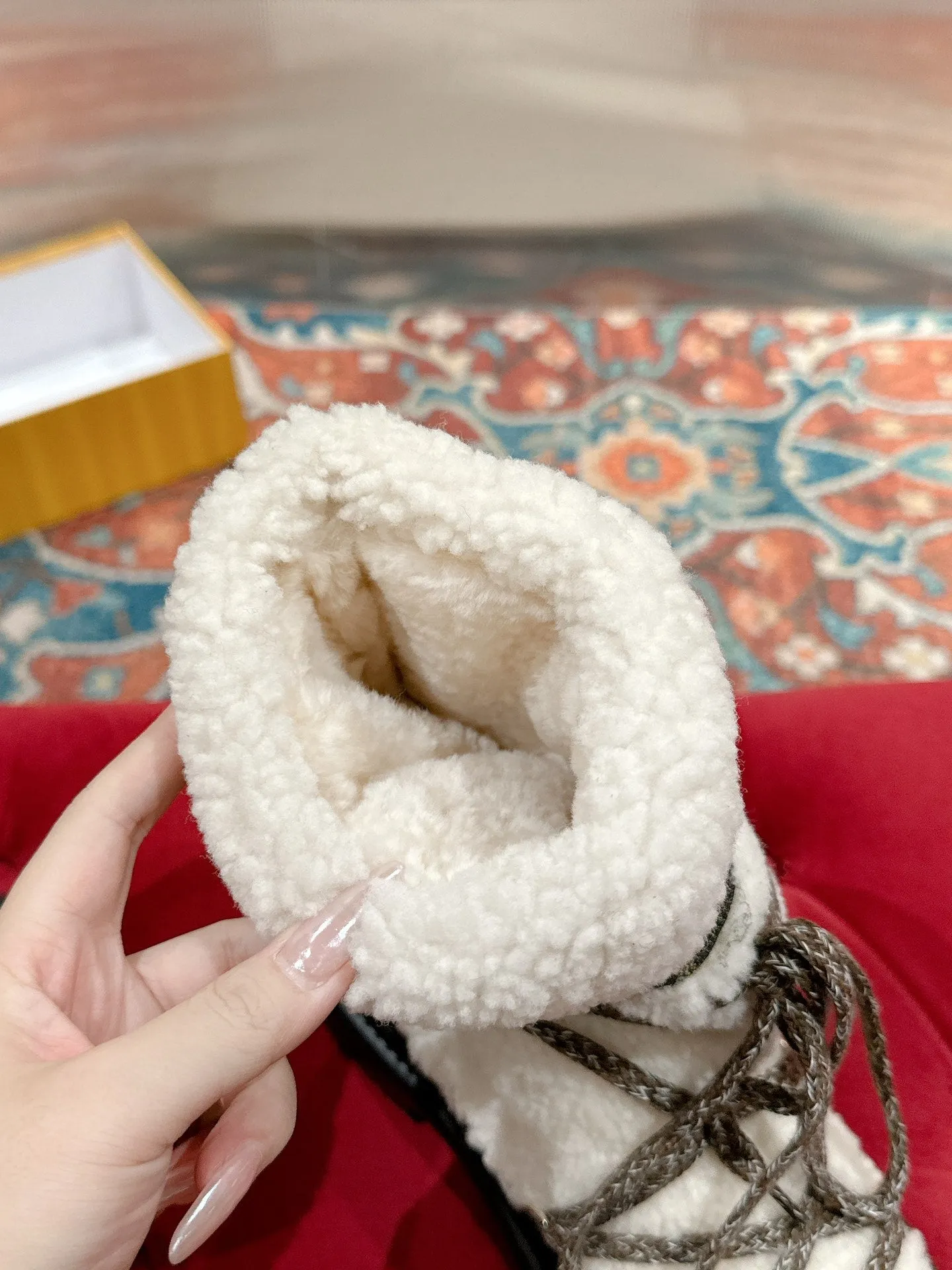 APRES CHIC WHITE SHEARLING AND BLACK SUEDE BOOTS