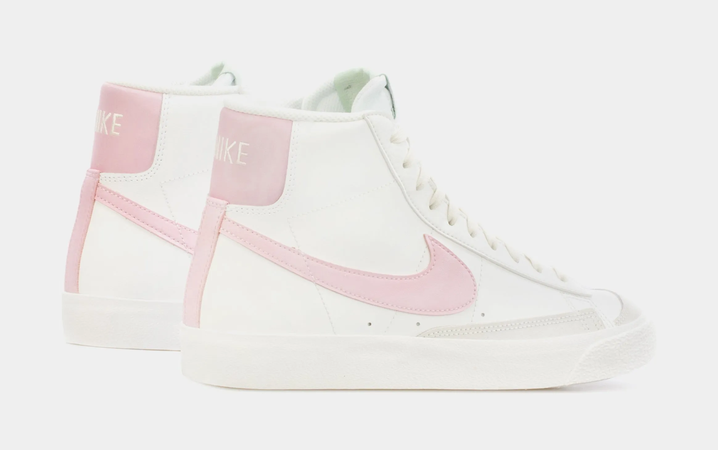 Blazer Mid '77 Grade School Lifestyle Shoes (White/Pink)