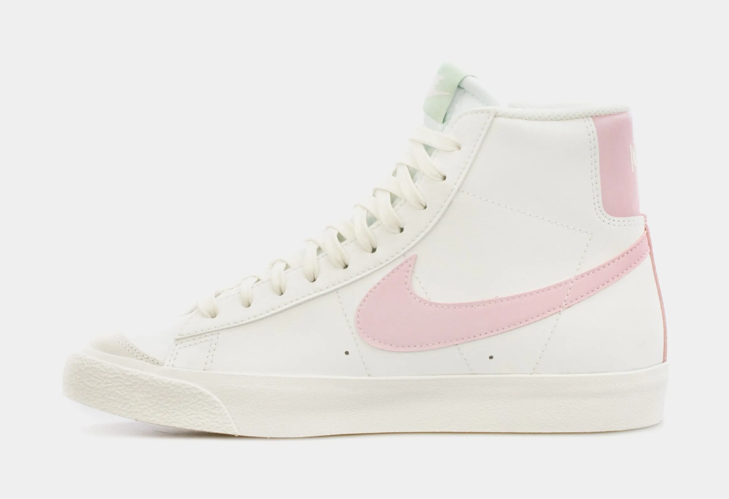 Blazer Mid '77 Grade School Lifestyle Shoes (White/Pink)