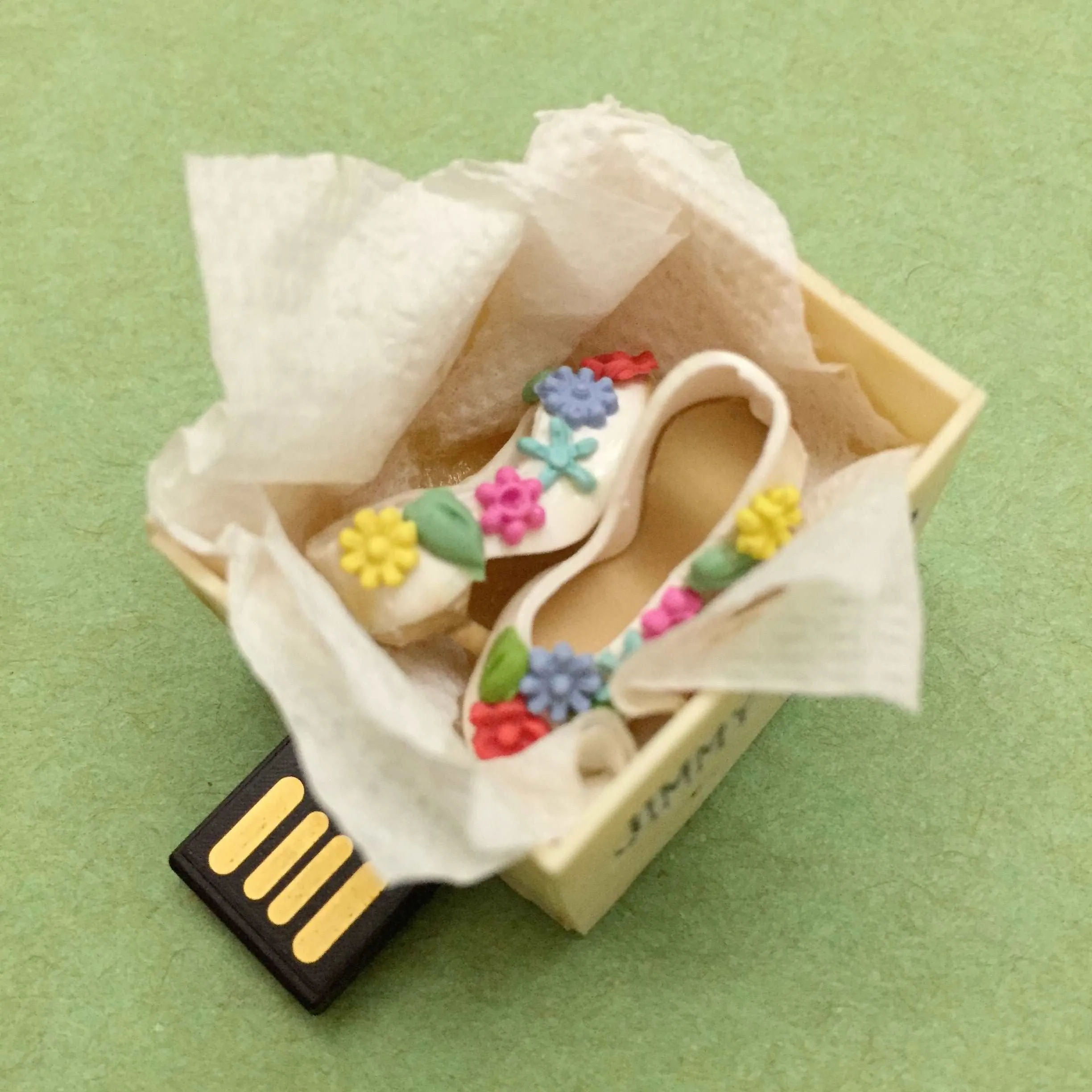 Jimmy Whoo White Miniature Shoes Novelty Pen Drive