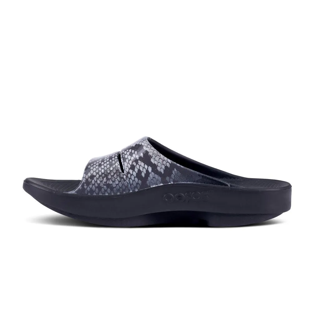 'OOFOS' Women's OOahh Slide Limited Edition - Black / Snake