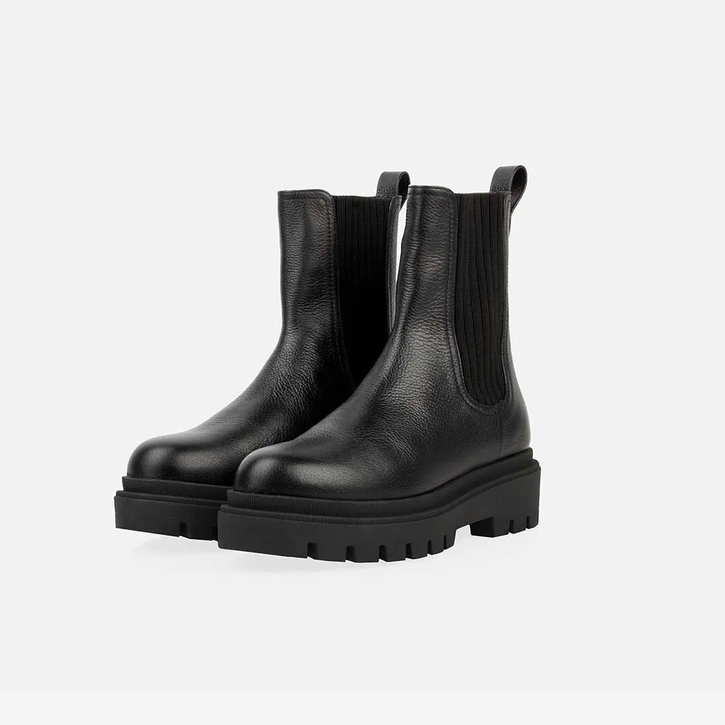 The Alpine Chelsea Boot Black Pebble