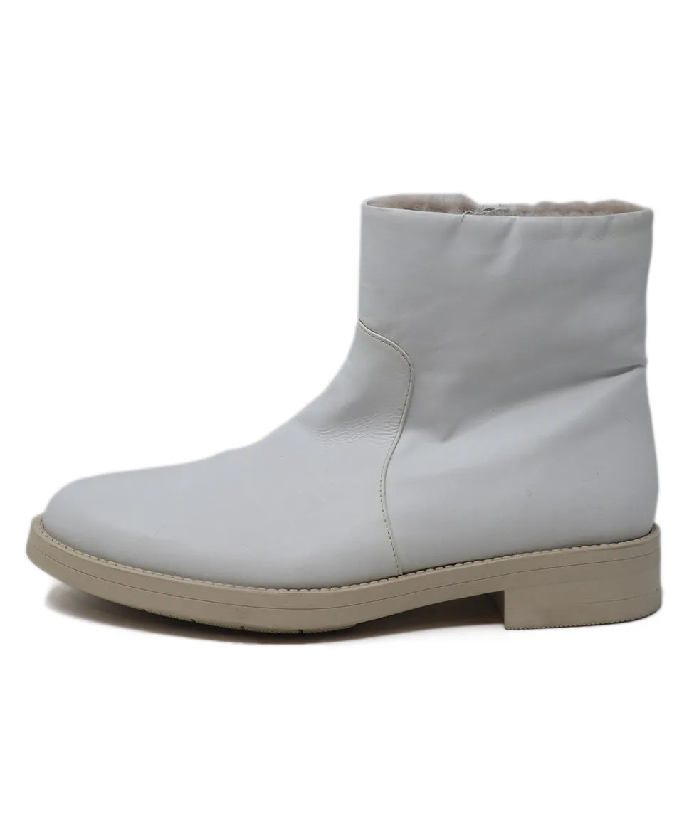 Theory White Shearling Booties sz 10