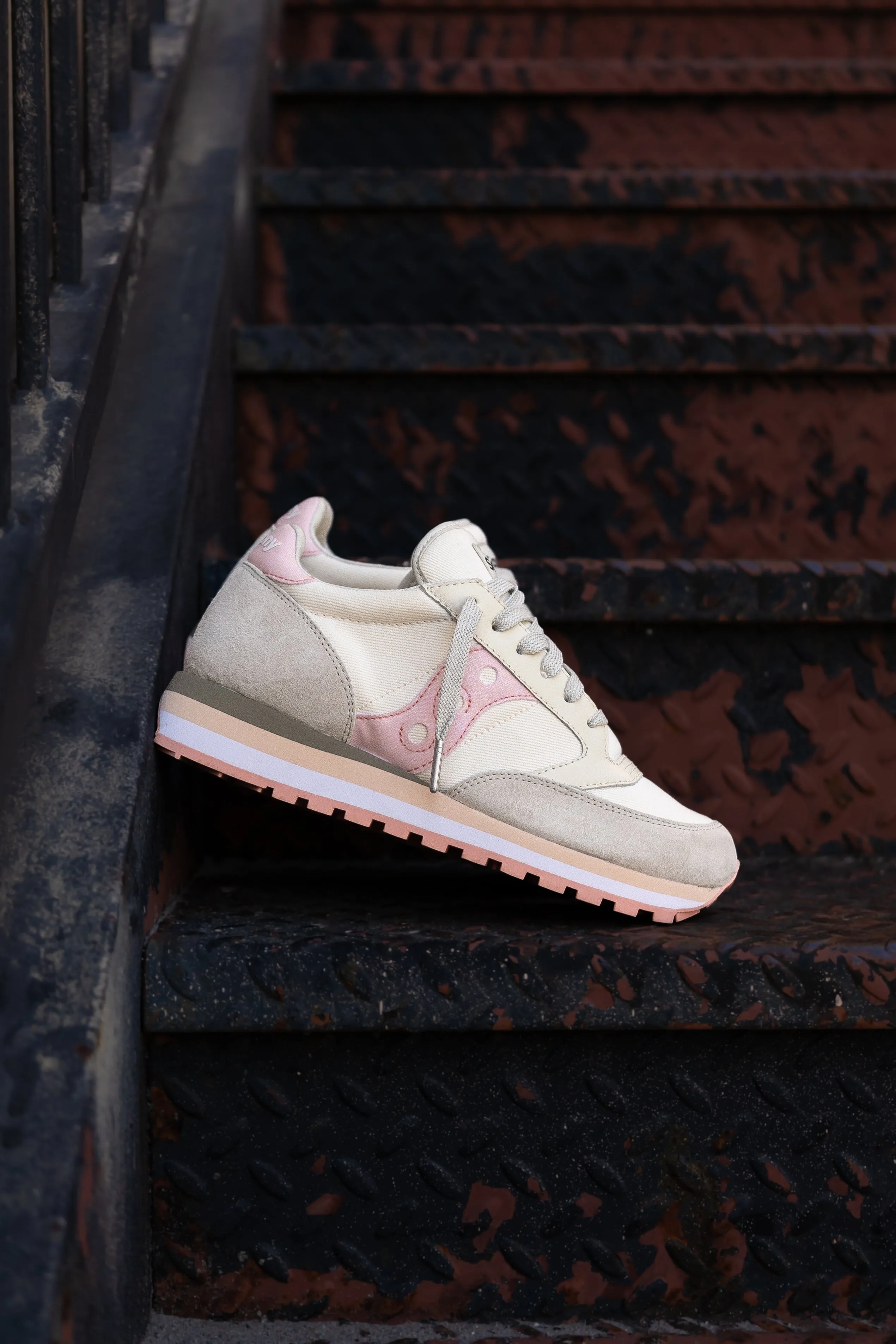 Women Saucony Jazz Triple (Beige/Salmon) S60778-2