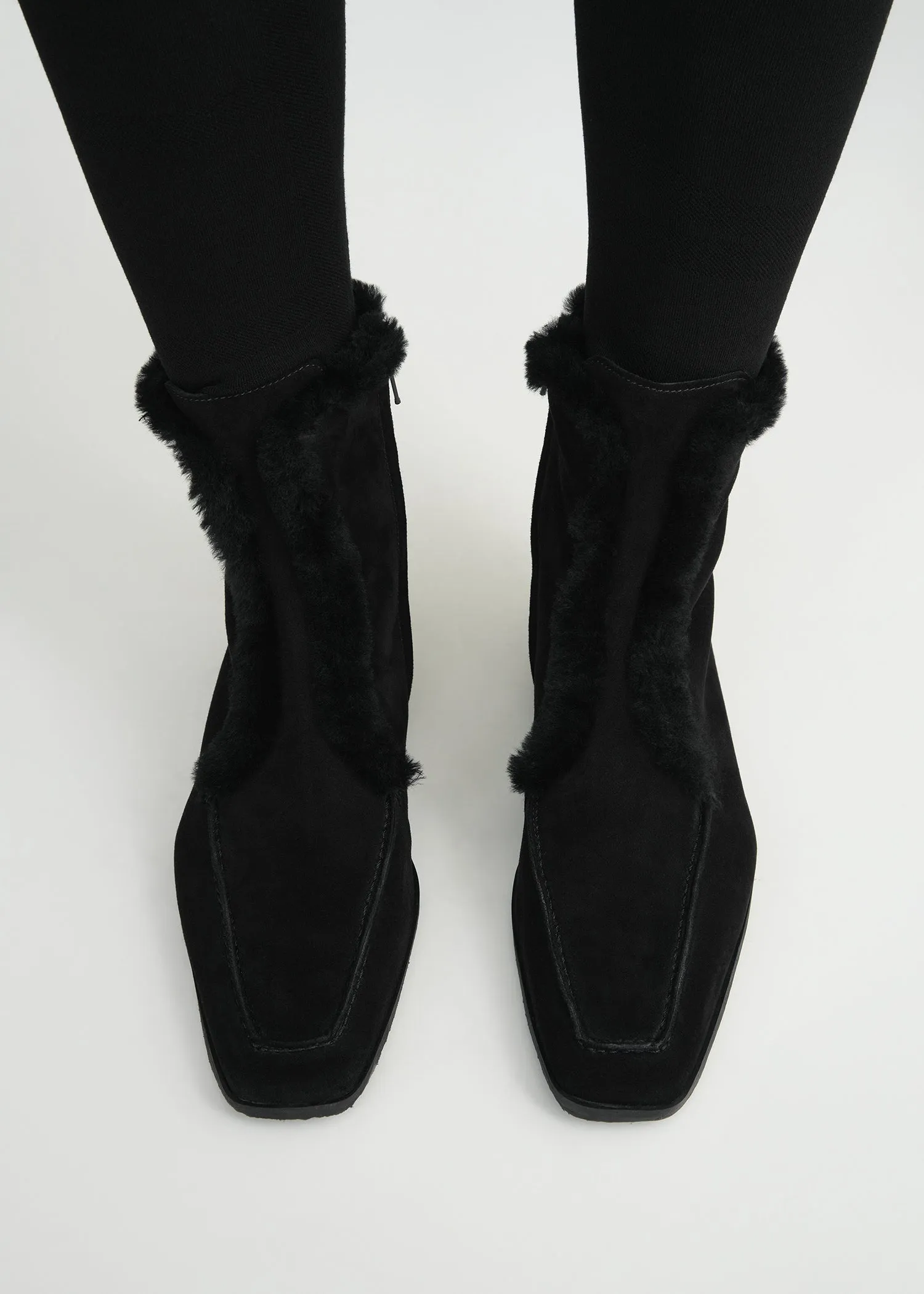 Zipped winter boots black